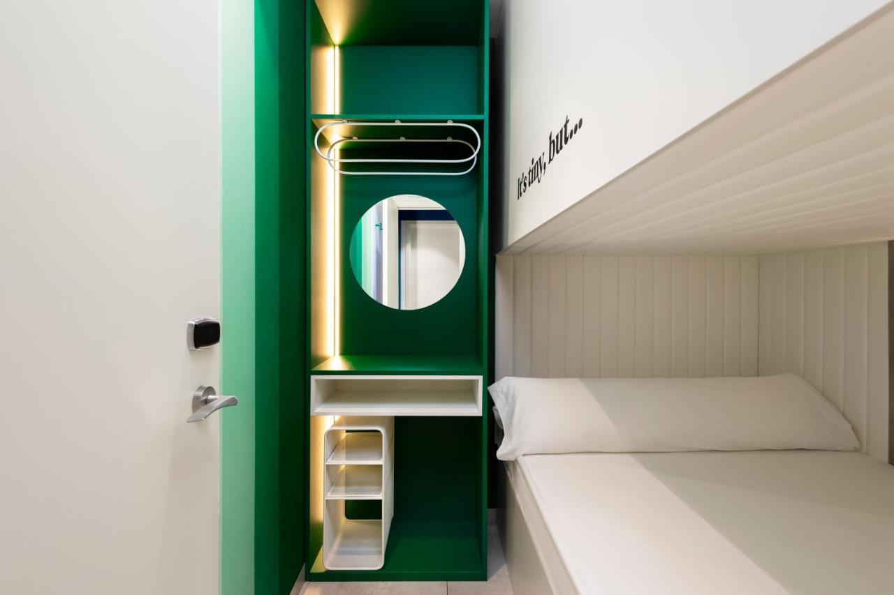 Coeo Pod Hostel Beatas Malaga Exterior photo